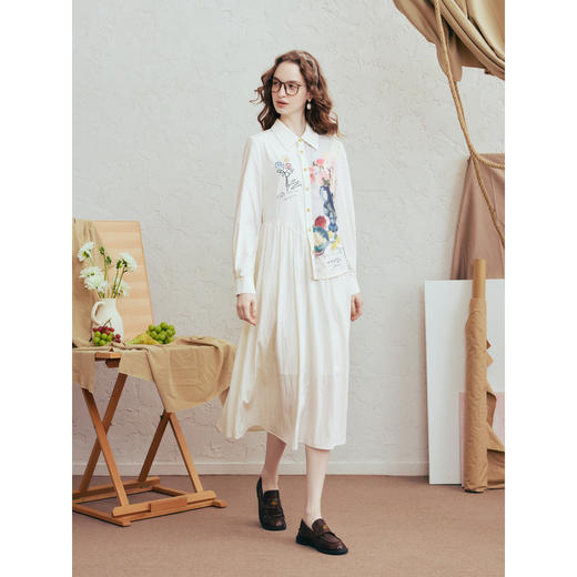 两三事 风絮花楹 2026春季新款文艺风刺绣印花不对称a字连衣裙 商品图1