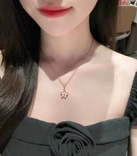 F020514少女心爆棚立体设计渐变粉樱花飞舞项链 商品图3