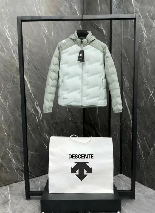 F020537秋冬新款轻便有型情侣连帽轻薄羽绒服 商品图3