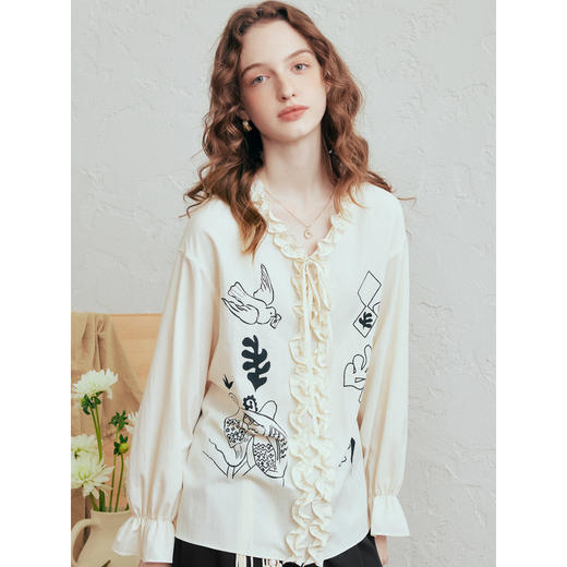 两三事 拥抱信号 2026春季新款文艺风木耳边绑带印花长袖衬衫女 商品图2