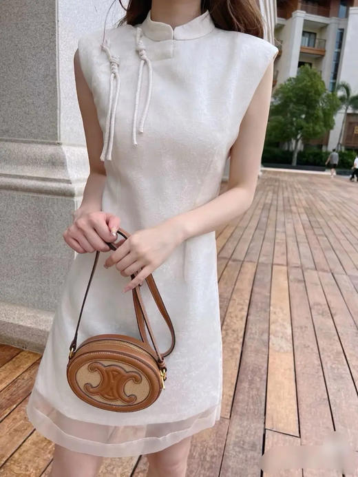 Celine Triomphe 焦糖色 帆布拼皮 小号 月饼包 商品图3