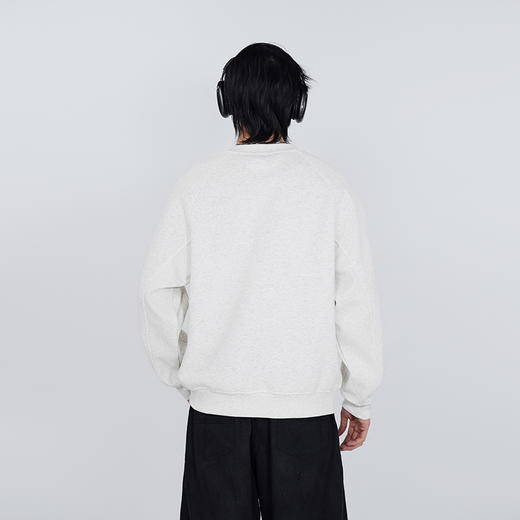 【新品上新】HX 春季圆领卫衣C106610013101 商品图3