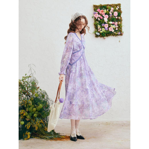 两三事梵高文艺 芙洛拉之诗 2026春季新款花边拼接印花雪纺连衣裙 商品图3