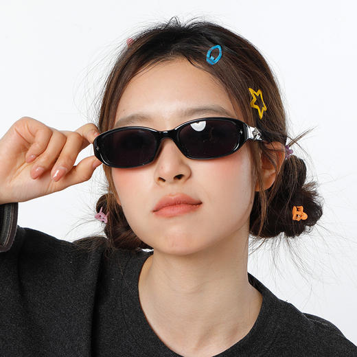 【积分兑】甜酷小框形树脂太阳镜眼镜-纪念日百货门店同款169098007 商品图0