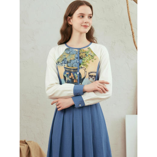 两三事梵高文艺蓝色独白2026春新款拼色插肩袖百褶裙摆印花连衣裙 商品图2