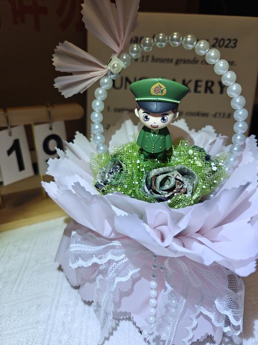 【公仔5朵花束】手工DIY牛津布5朵玫瑰花束军恋礼物情人节礼物（手工制作产品不支持退换货哦）类lb 商品图6