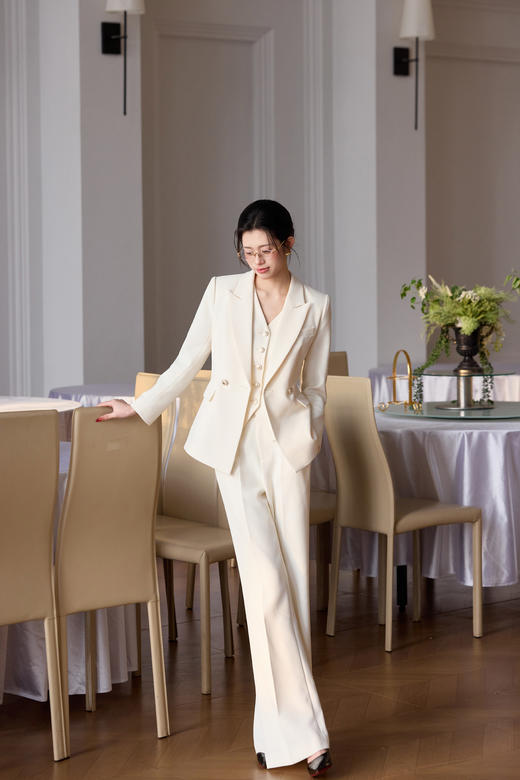 法小曼*子珍白色职业装气质女神范西装套装女高端三件套CPM2712 商品图0