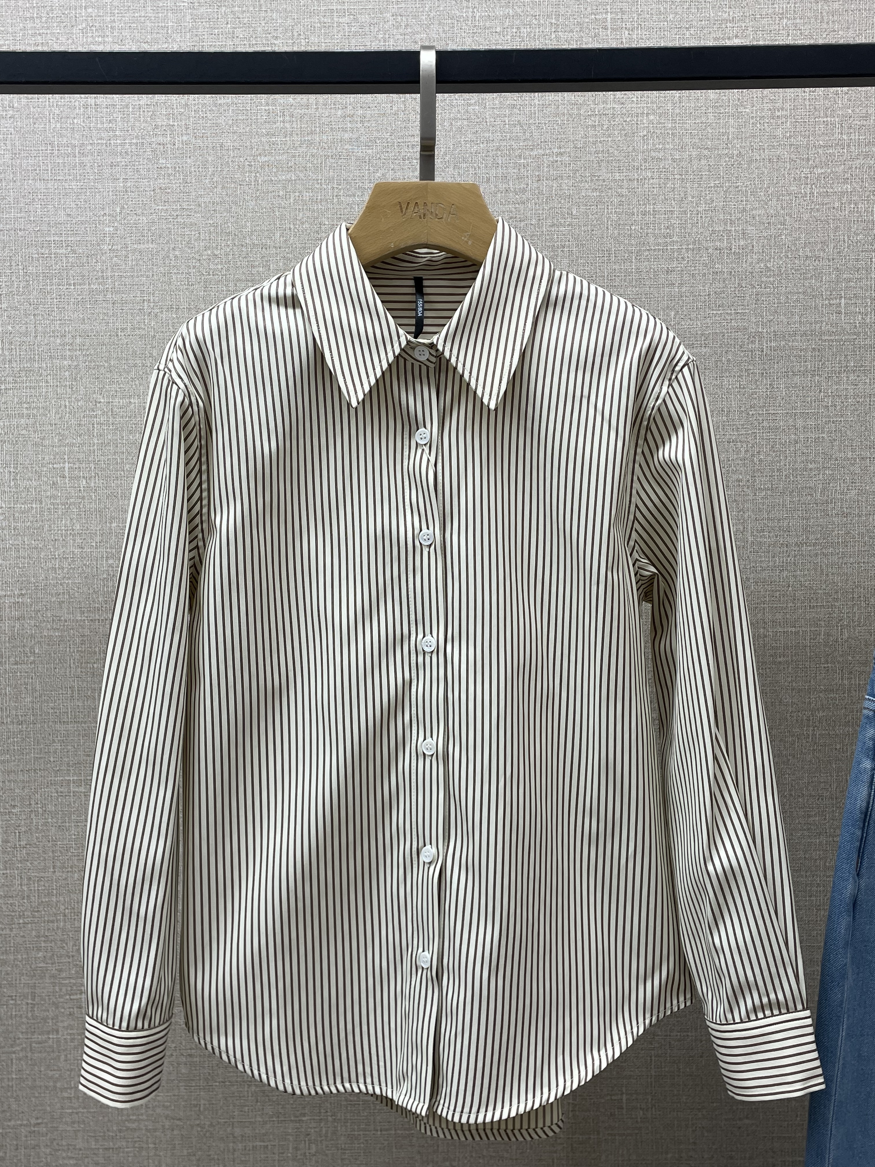 咖色休闲条纹衬衣