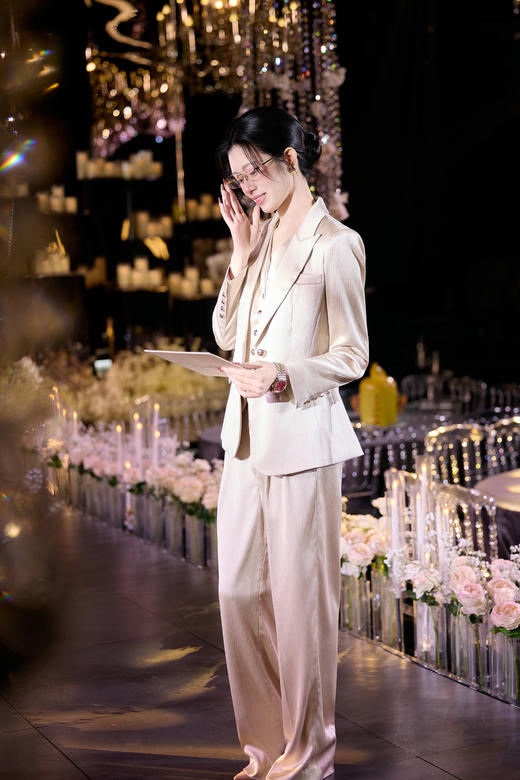 法小曼*子珍/轻奢金丝肌理感西装马甲百褶裙精致三件套女 商品图8