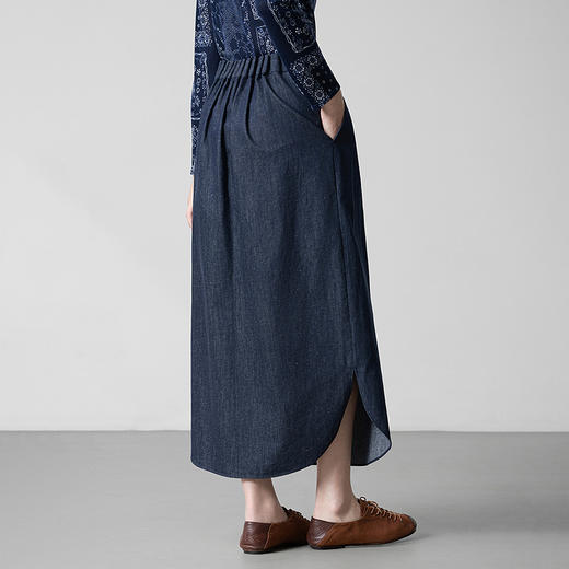 【林栖设计小店】丹宁主义|深牛仔蓝棉麻压褶简约百搭2026春新款半身裙T1961397 商品图3