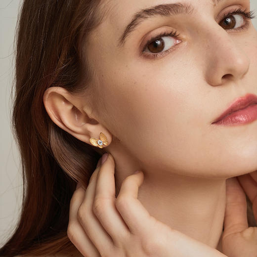 钻石世家[艺术黄金]  梦蝶系列 足金钻石套装 足金钻石项链、足金钻石戒指、足金钻石耳饰  【黄金产品不支持无理由退换货】预计3-5天发货 商品图8