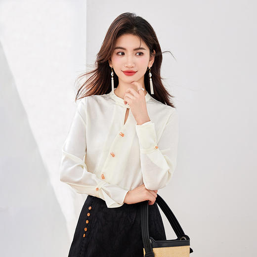 西遇新中式国风上衣女2026年春季新款圆领斜襟盘扣修身长袖衬衫SS060154 商品图1