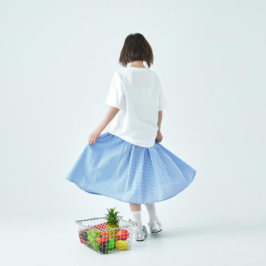 棵初26年夏季新款亲子中大女童蓝白格纹半裙宽松亲肤百搭伞面裙子 商品图4
