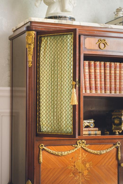 独角鹿西洋古董19世纪末法国出品路易十五风格铜鎏金细木镶嵌边柜 商品图4