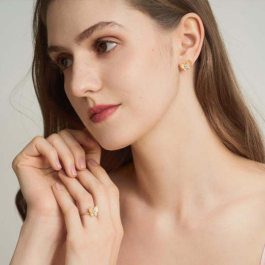 钻石世家[艺术黄金]  梦蝶系列 足金钻石套装 足金钻石项链、足金钻石戒指、足金钻石耳饰  【黄金产品不支持无理由退换货】预计3-5天发货 商品图9