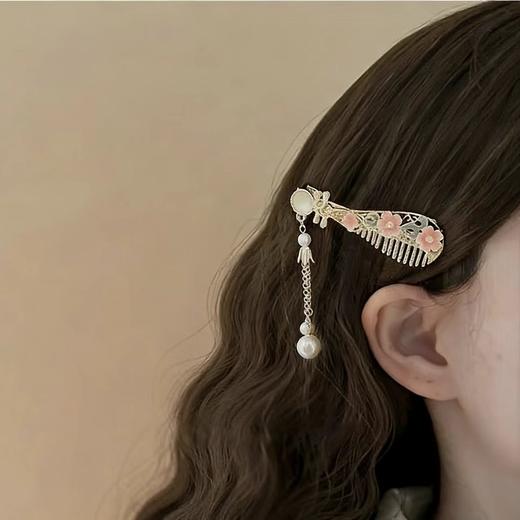【琵琶发夹】敦煌福泽小众温柔古风发夹 新中式仙气刘海夹镂空珍珠碎发卡子侧边鸭嘴夹头饰 商品图4