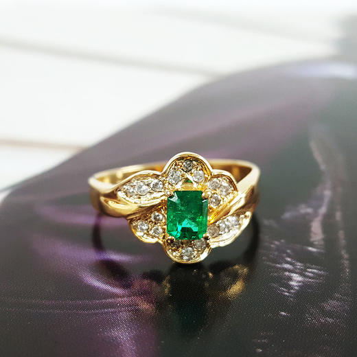 【天然正品】AU750黄金镶钻镶天然Vivid Green祖母绿（仁慈、友爱）戒指15号（戒圈可改）020226NJ15 商品图3