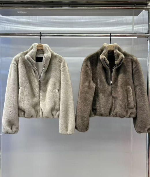 极限特惠 现货发 渠道货 MC环保皮草 时髦立领 拉链外套 保暖松弛 我穿L 商品图0