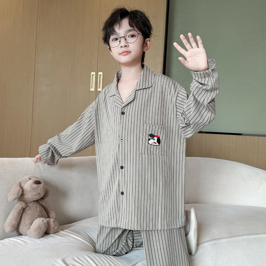 【轻盈透气❗️舒适体验】儿童家居服春秋装中大男童休闲宽松条纹纯棉睡衣卡通套装可外穿。jd 商品图2