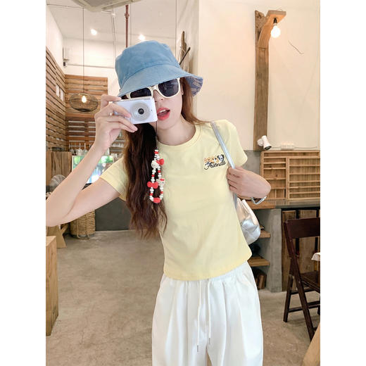 <曾小咸推荐>韩系奶黄色卡通刺绣短袖t恤 商品图3