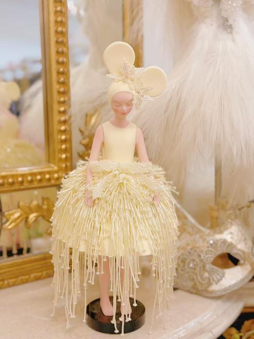 盖娅·辛易《少女的花园》然女孩 商品图0