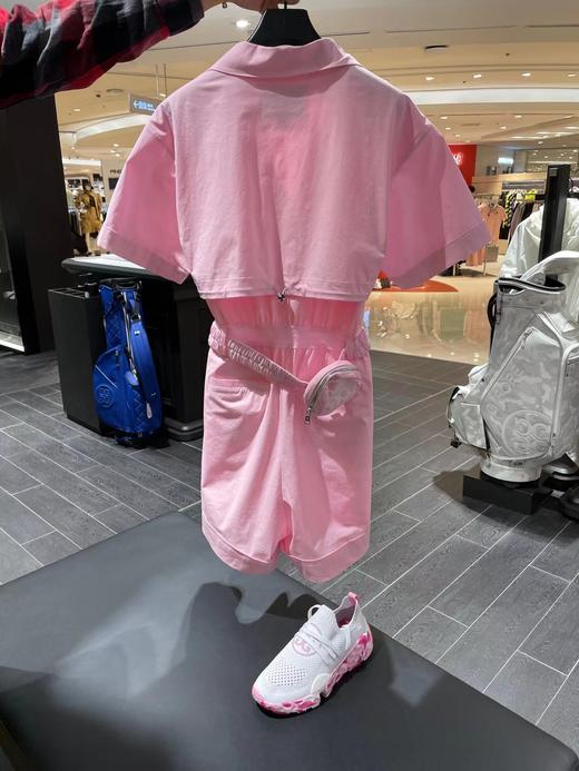 G家春夏新款女士连体裤来了！无论面料还是金属腰头扣还是胸前徽章，全部韩客定制供应，一模一样定染出来的粉深蓝。特种进口机织，周期久成本高!还原YB紧致饱满，挺括有型的质感，上身干爽透气  修身显瘦！ 商品图2