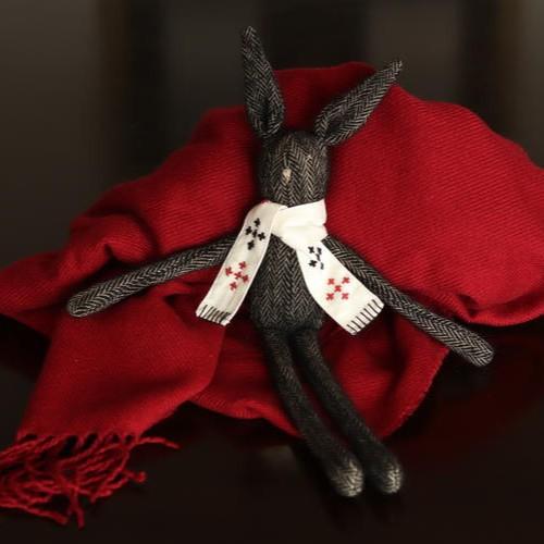 心艺珍藏：MADE51x Uma Wang 灰色兔Luca公仔 Luca Rabbit Doll 商品图7