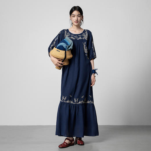 【林栖设计小店】鸟戏花间|藏青色绣花肌理花边拼接2026春新款优雅连衣裙1961129 商品图5