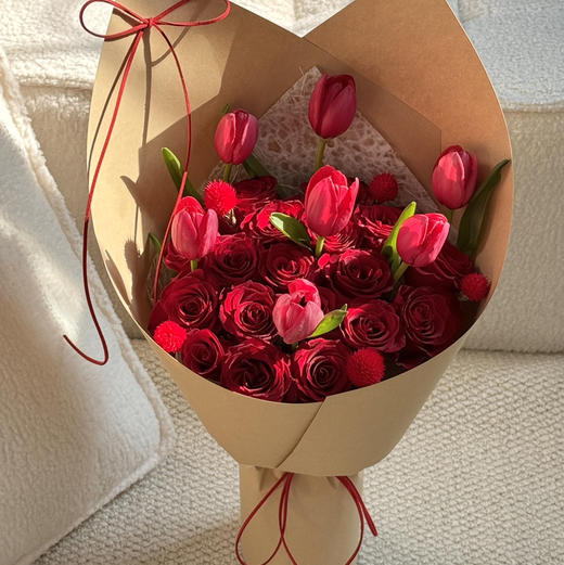 《鸿运满盈》红色郁金香高原红花束 商品图0