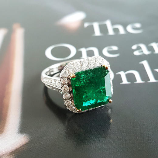 【天然正品】AU750收藏级白金豪镶钻镶天然微油4.525克拉艳绿色祖母绿戒指11.1*10.7MM（皆取最大值）13号（戒圈可改）300126NJS48 商品图4