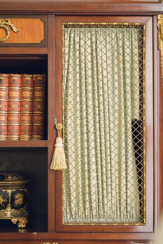 独角鹿西洋古董19世纪末法国出品路易十五风格铜鎏金细木镶嵌边柜 商品图5