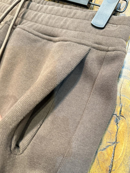 咖色针织卫裤。 商品图5