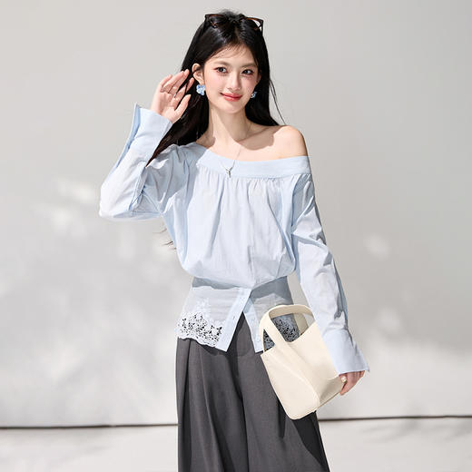 西遇斜领露肩蓝色衬衫女2026年春季新款不规则蕾丝薄款套头衬衣SS060150 商品图2