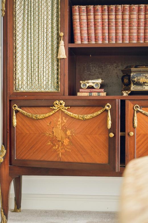 独角鹿西洋古董19世纪末法国出品路易十五风格铜鎏金细木镶嵌边柜 商品图8