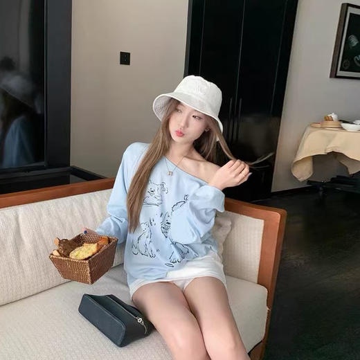 西遇可爱小狗图案蓝色长袖T恤女2026年春季新款薄款斜肩防晒罩衫SS060160 商品图4