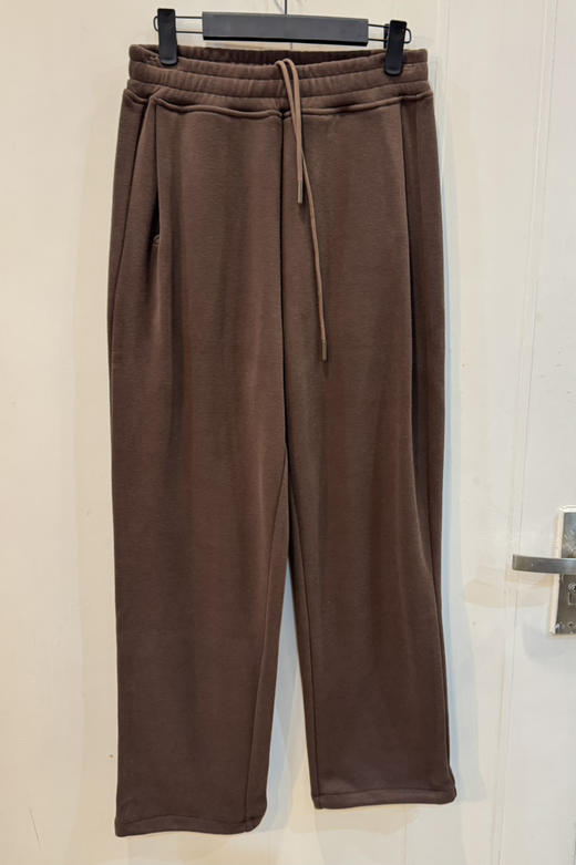 咖色针织卫裤。 商品图0