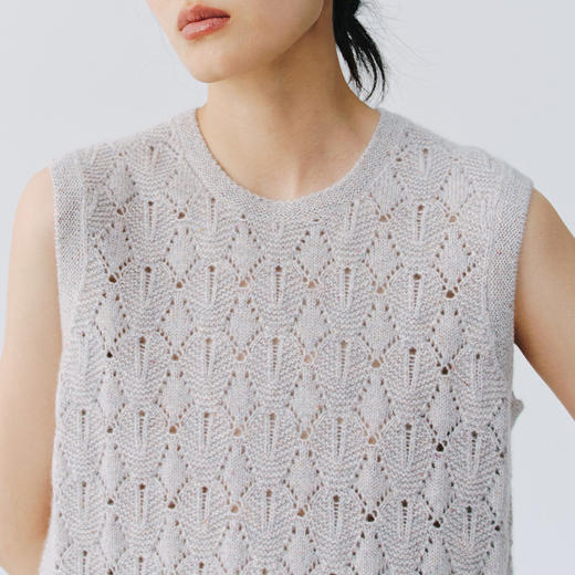 东黎 • 复苏的呼吸 山羊绒女士圆领镂空轻盈透气春季百搭背心 6029 商品图4