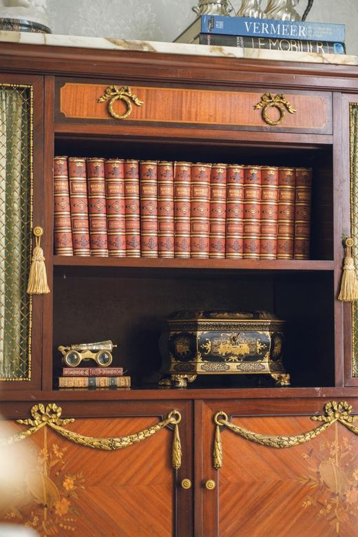 独角鹿西洋古董19世纪末法国出品路易十五风格铜鎏金细木镶嵌边柜 商品图6