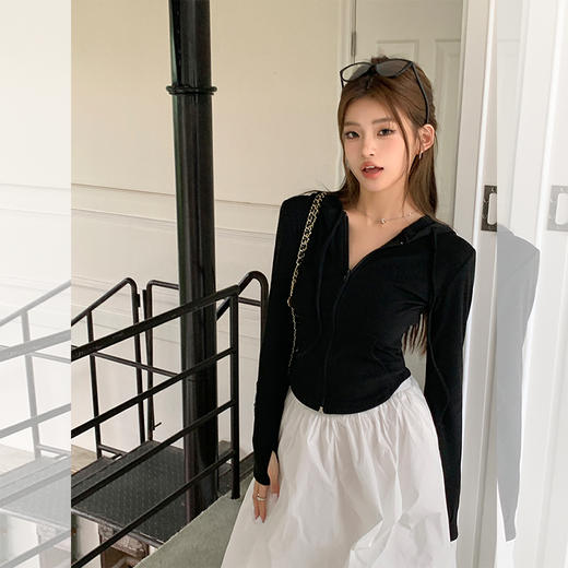 西遇连帽拉链抽绳卫衣女2026年春季新款运动风修身显瘦百搭上衣SS060140 商品图3