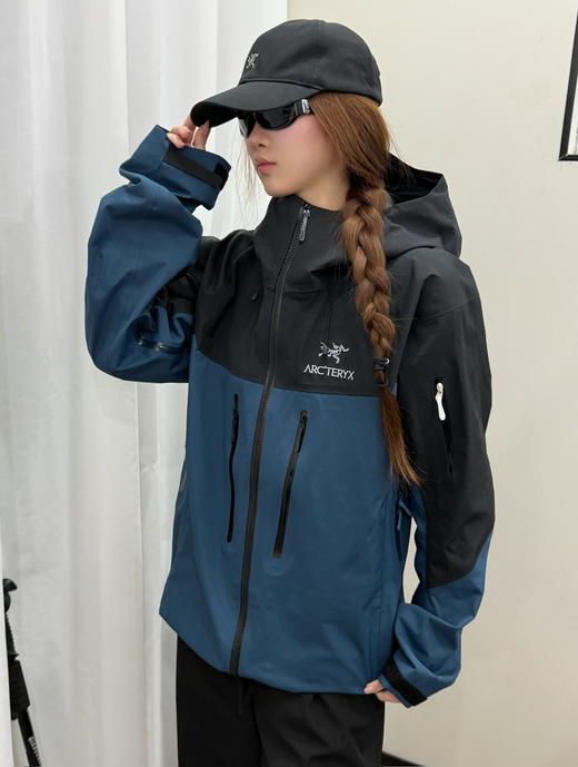 始祖鸟 Alpha SV8 冲锋衣(MG) 商品图8