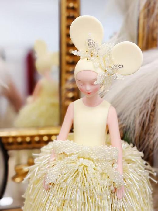 盖娅·辛易《少女的花园》然女孩 商品图2