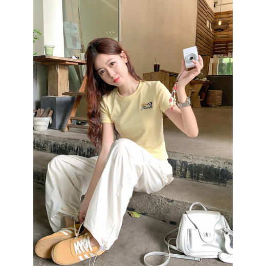 <曾小咸推荐>韩系奶黄色卡通刺绣短袖t恤 商品图2