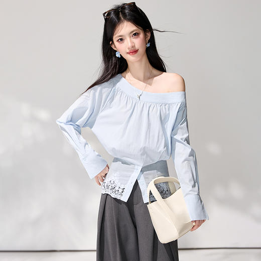 西遇斜领露肩蓝色衬衫女2026年春季新款不规则蕾丝薄款套头衬衣SS060150 商品图3