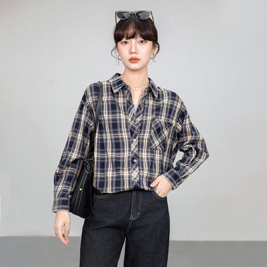 西遇藏青色格子衬衫女2026年春季新款复古港风宽松翻领长袖上衣SS060147 商品图2