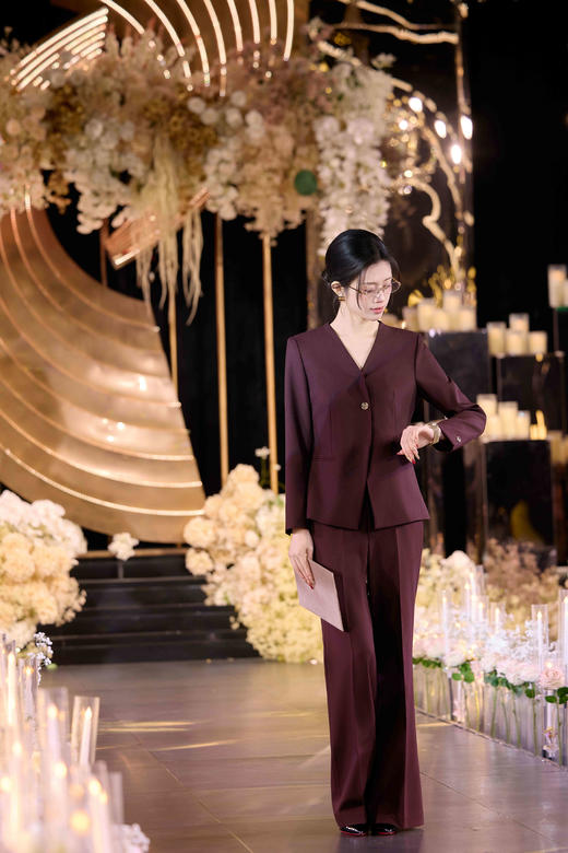 法小曼*子珍专区显瘦V领西装套装女2025新款职业装气质高级感黑色正装阔腿裤 商品图0