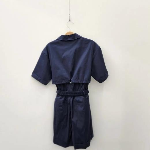 G家春夏新款女士连体裤来了！无论面料还是金属腰头扣还是胸前徽章，全部韩客定制供应，一模一样定染出来的粉深蓝。特种进口机织，周期久成本高!还原YB紧致饱满，挺括有型的质感，上身干爽透气  修身显瘦！ 商品图4