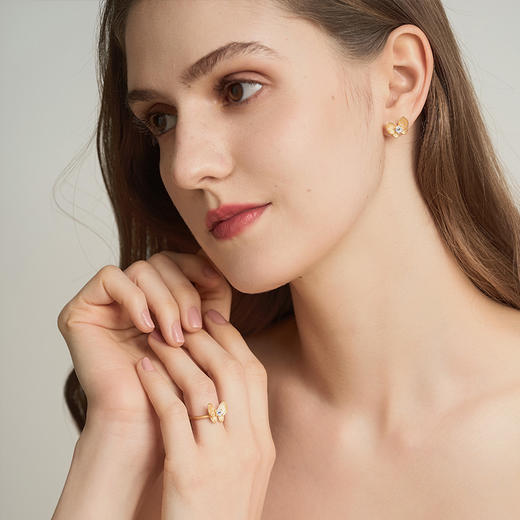 钻石世家[艺术黄金]  梦蝶系列 足金钻石套装 足金钻石项链、足金钻石戒指、足金钻石耳饰  【黄金产品不支持无理由退换货】预计3-5天发货 商品图12