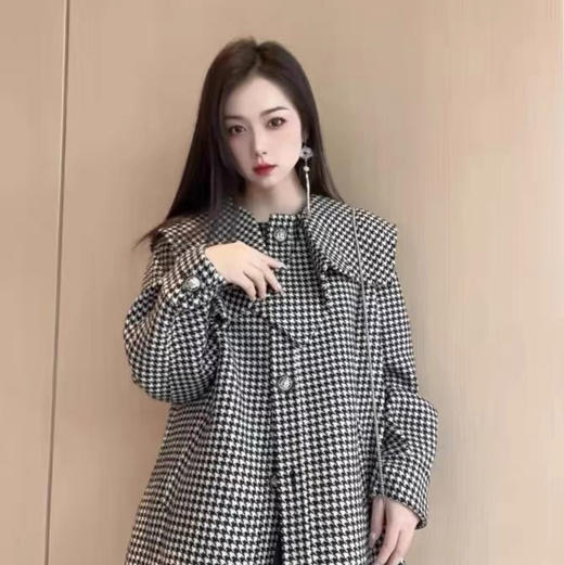 玛克门店发货:千鸟格外套货号:MC88CT514 商品图1