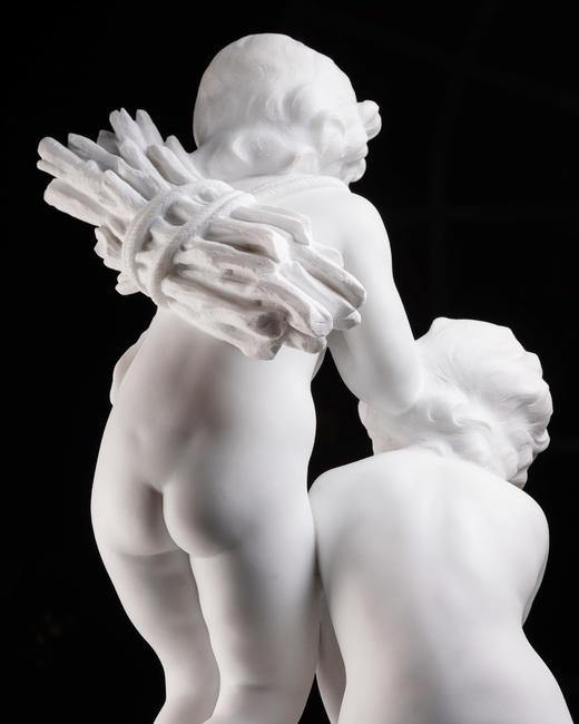 独角鹿西洋古董19世纪末意大利雕塑家Cesare Viviani 签名创作卡拉拉大理石杰作《火炉边的温情》 商品图6