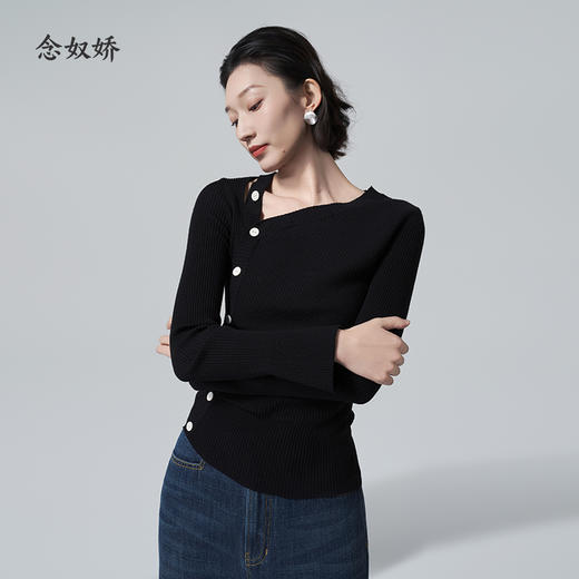 【商场同款】CNK6398 “ 法式甜而不腻 针织衫 ” 法式斜扣视觉焦点，点睛别致 修饰身形雅致好穿 商品图1